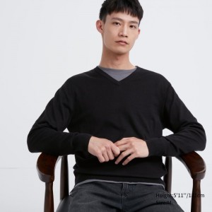 Black Uniqlo Extra Fine Merino V-neck Men Sweaters | 5467827