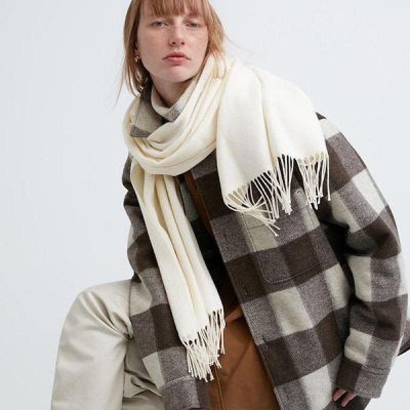 White Uniqlo HEATTECH Women Scarves | 5965529