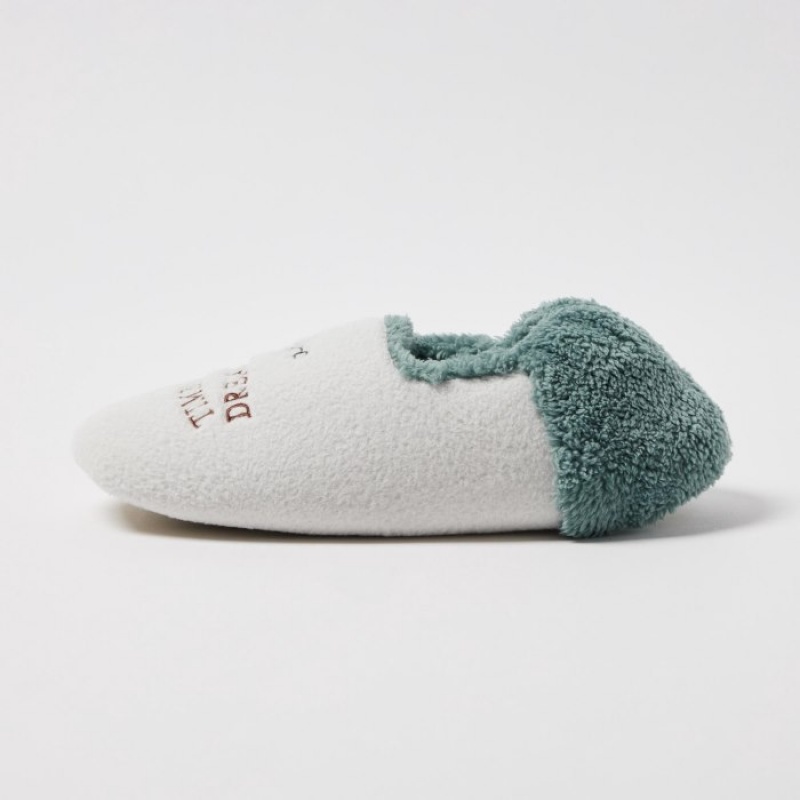 White Uniqlo Winnie the Pooh Collection Women Slippers | 4720468